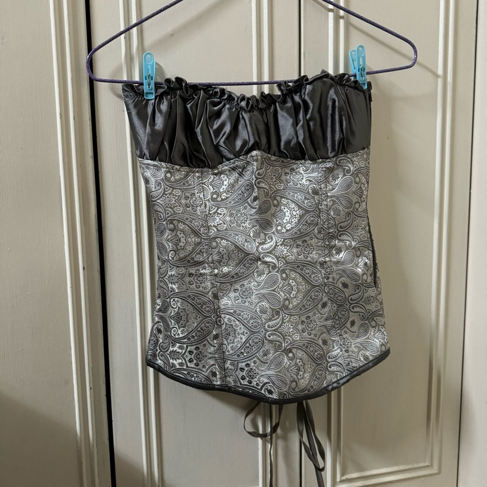 ADORABLE Grey Satin corset